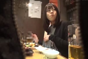 【２８歳・Ｆカップ素人妻を相席居酒屋ナンパ】束縛夫から逃れた若妻が、口説き落とされ密室NTRファック！絶頂イキまで完全盗撮！