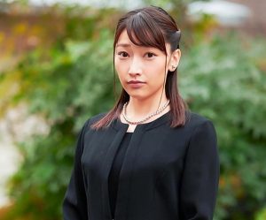 【目黒明里】喪服未亡人が中出し交尾！妊娠確定の側位膣奥射精！”主人が死んでからシテないんです…”