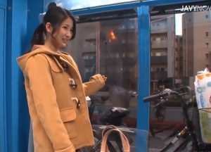 【人妻 アクメ自転車】バリカタディルドでま○こを無限ピストンされて、大量潮吹き！絶頂アクメでイッちゃうママチャリ人妻