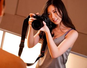 【真谷しほ】元プロカメラマンの３０歳美尻人妻が、バリバリ素人感ある生々しい初撮り本番ドキュメント！