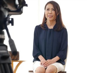 【羽賀ちとせ】語学堪能トリリンガルなアラフィフ妻が、フリーセックスで他人棒に快楽堕ち！