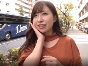 【人妻 赤面発情】清楚美人様が、童貞君と密着混浴… 肉竿にヌチュヌチュ素股されて、我慢できずに、メモリアル筆おろし性交…